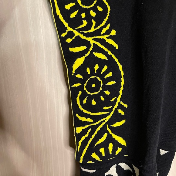 Patterned Hoodie - Picture 5 of 5